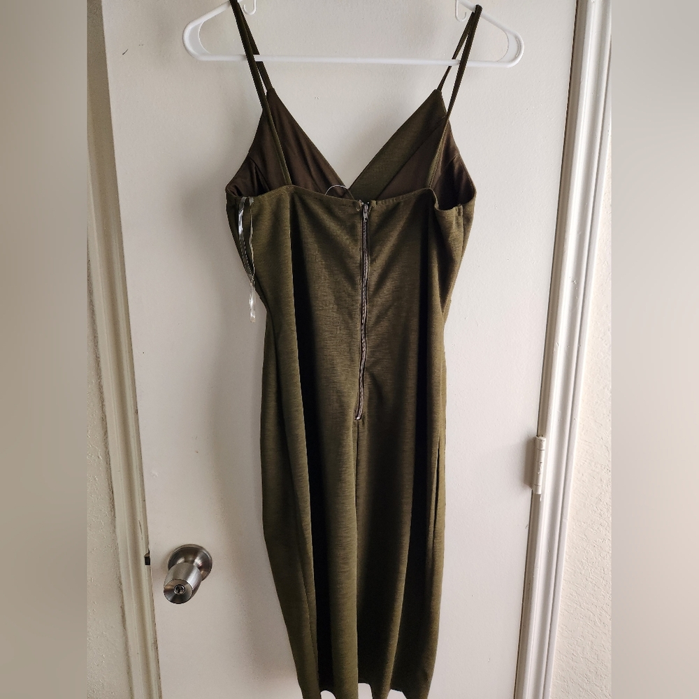 Dress - Picture 2 of 4